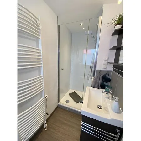 With 2 Bedrooms بيت للعطل غريتسيل